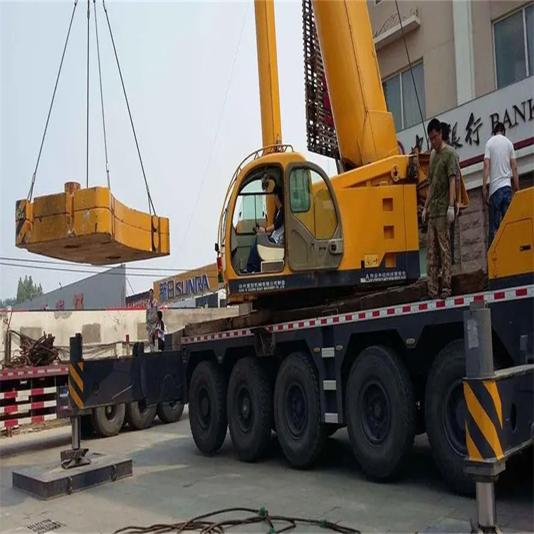 南雄当地吊车出租|机器吊装|75吨|工厂搬迁服务